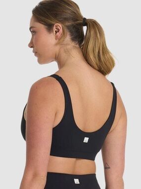 VUORI Daily Bra Women’s Yoga Gym Sports Bra Support in Black MEDIUM